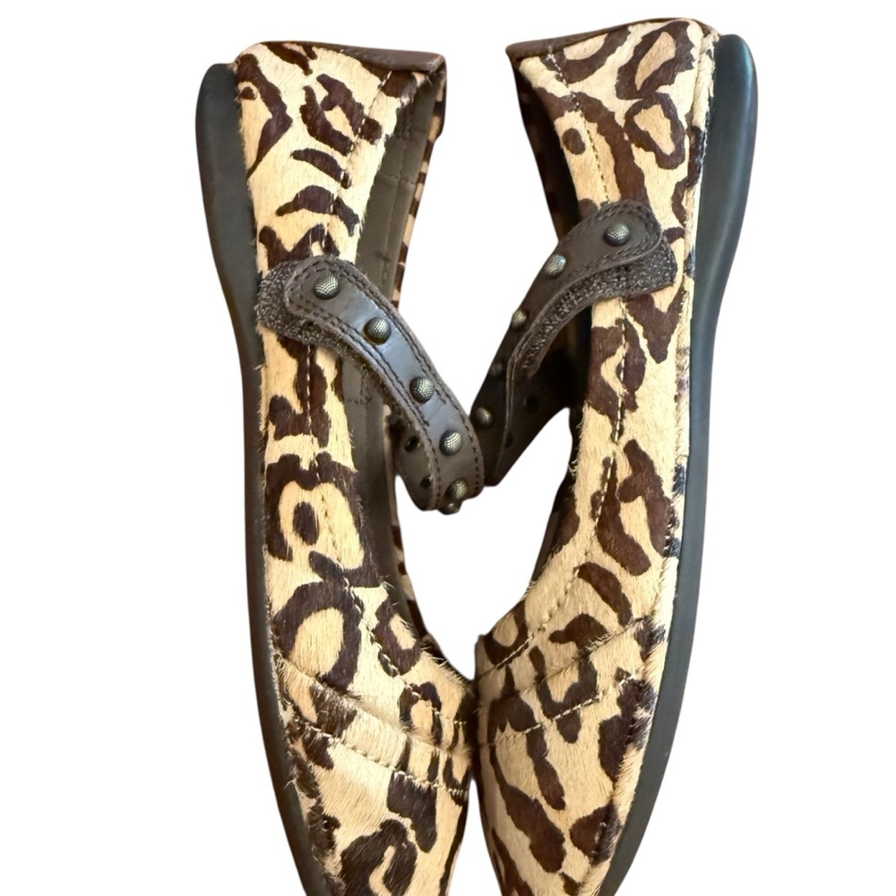 OTBT Gamine Leopard Print Pony Hair Ballet Flats Size 7.5 EUC - Picture 2 of 8